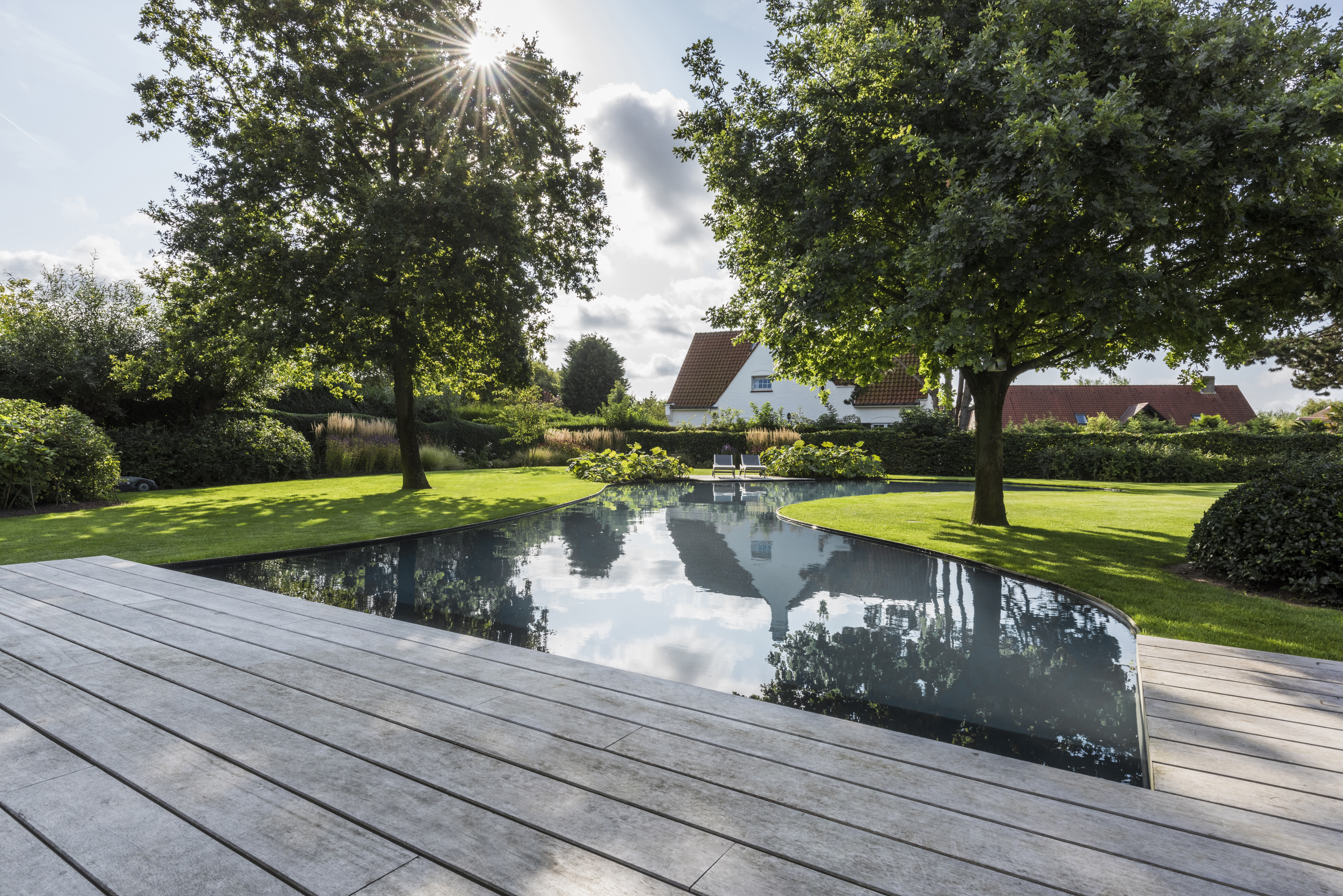 Een zwemvijver in de tuin?
